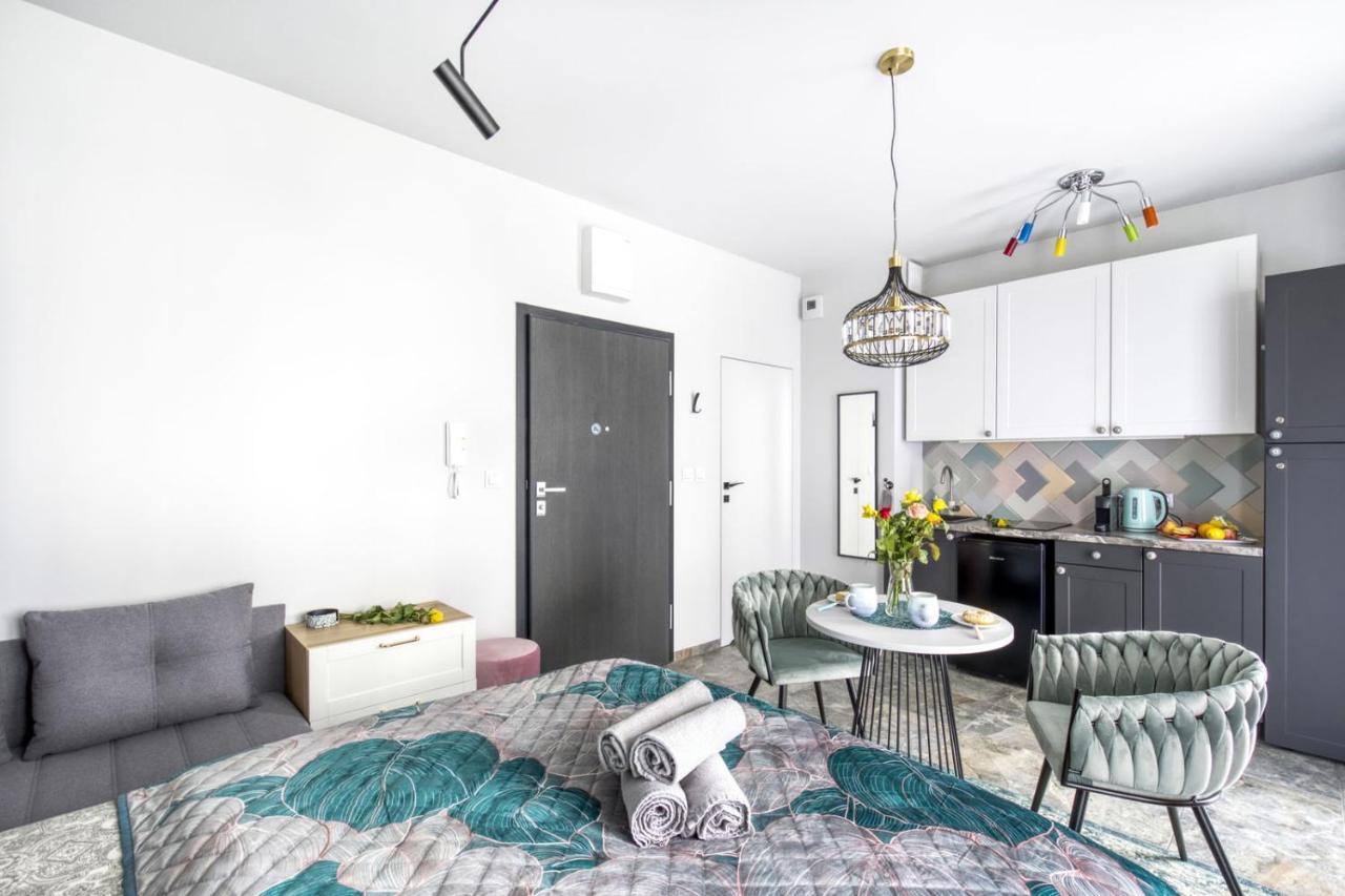 Mini Apartamenty Deluxe Metro Park Krzemieniecka Warschau Exterior foto