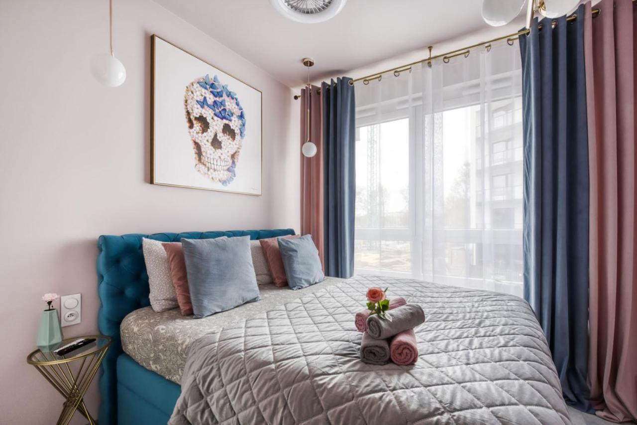 Mini Apartamenty Deluxe Metro Park Krzemieniecka Warschau Exterior foto